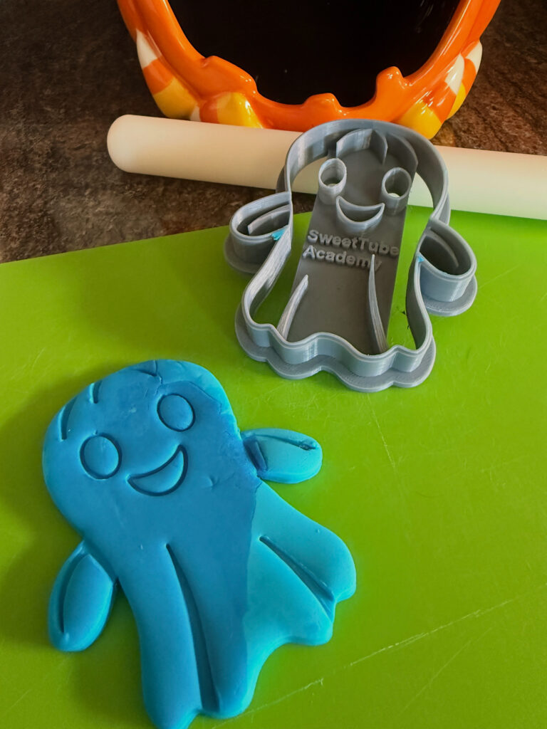 Halloween Ghost All-in-One Cookie Cutter with Embossing Stamp STL File | 3D Printable
